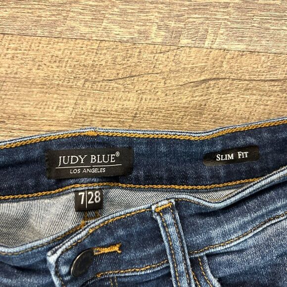 Judy Blue Size 7/28 Slim Fit Distressed Jeans - Picture 2 of 4